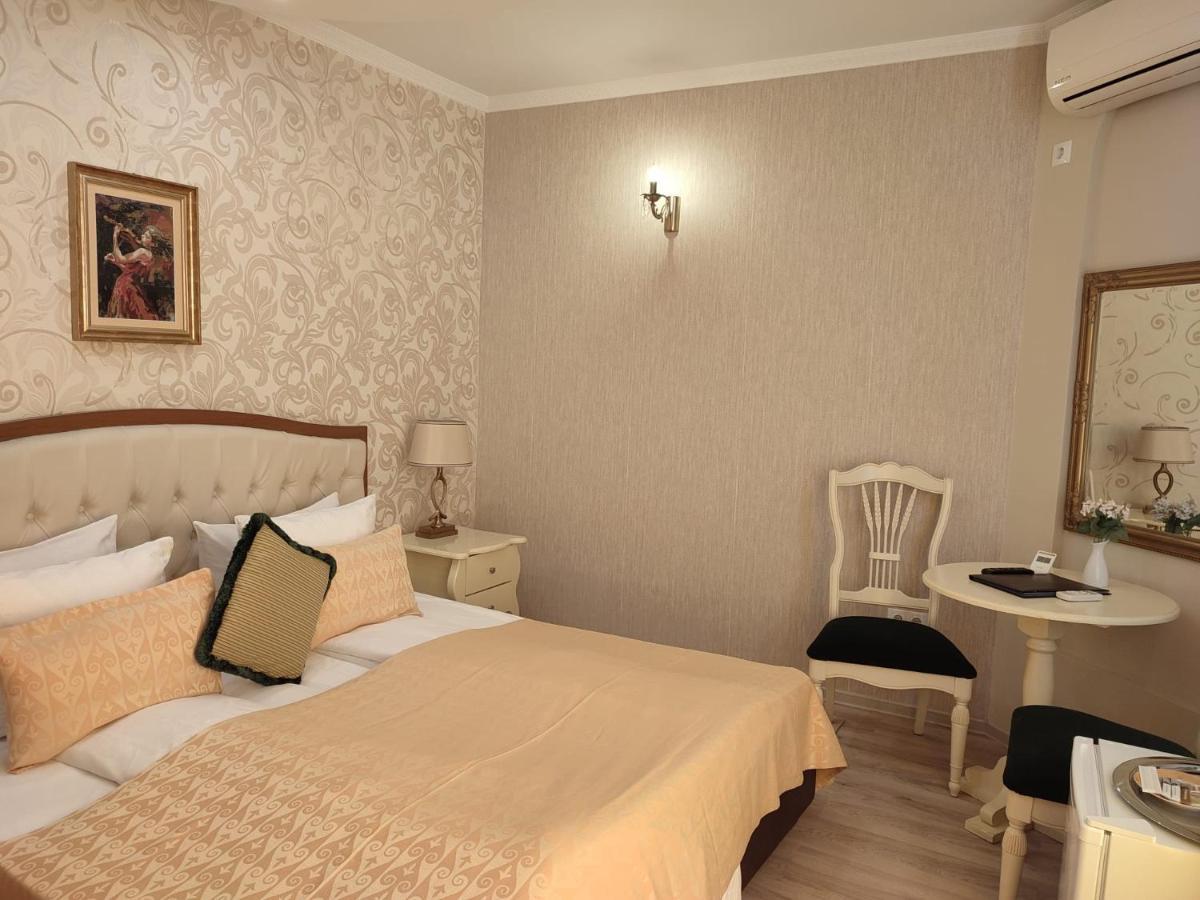 Готель Casa Alina Дева Екстер'єр фото
